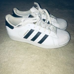 Adidas superstars